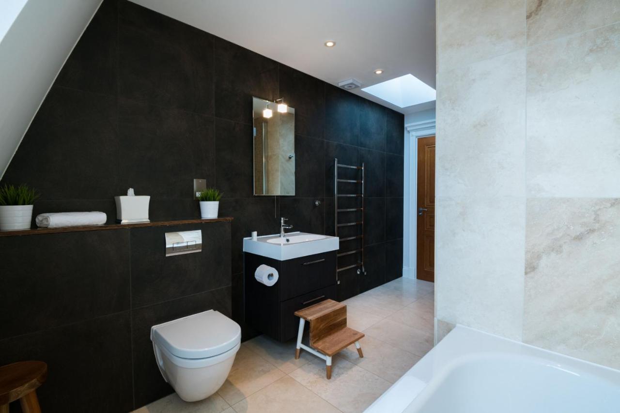 Breathtaking Putney Home With Gorgeous Garden Richmond  Dış mekan fotoğraf